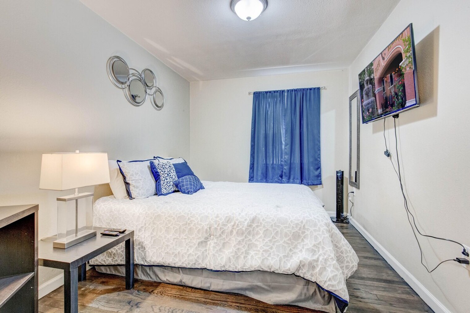 Building Photo - 1363 Pierce St