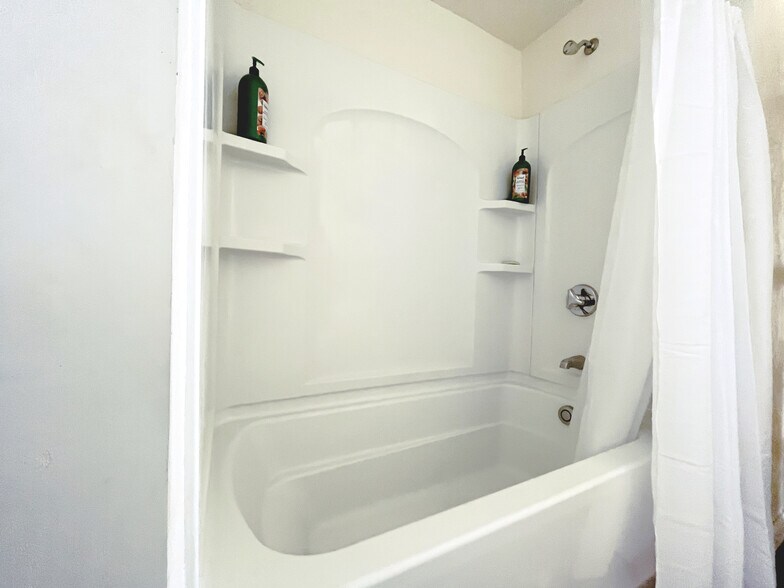 Building Photo - 115 Summer St