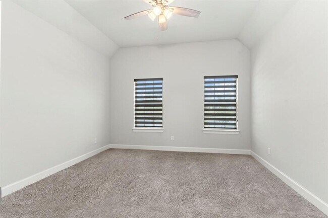 Building Photo - 3010 Tranquility Lake Estates Blvd