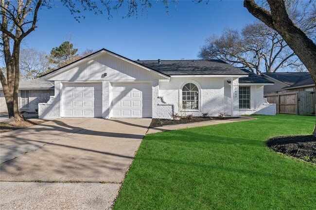 Building Photo - 2407 Tinechester Dr