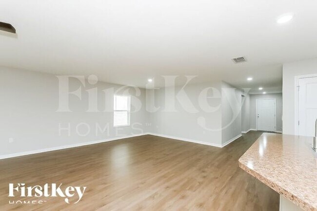 Building Photo - 7261 Somerset Pond Dr