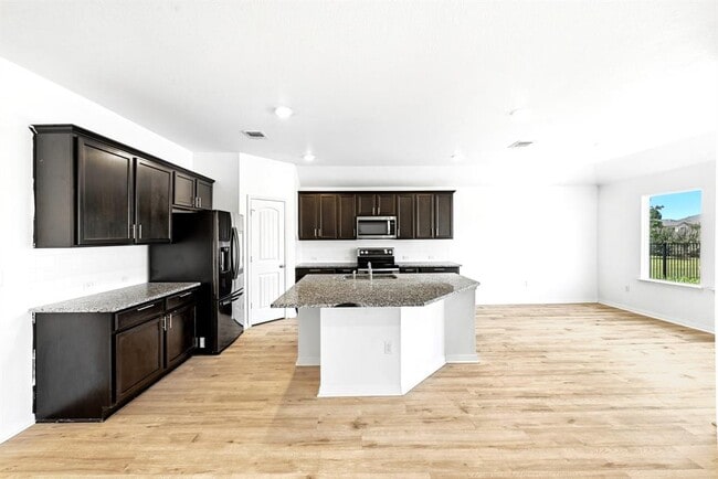 Building Photo - 120 Loon Dr