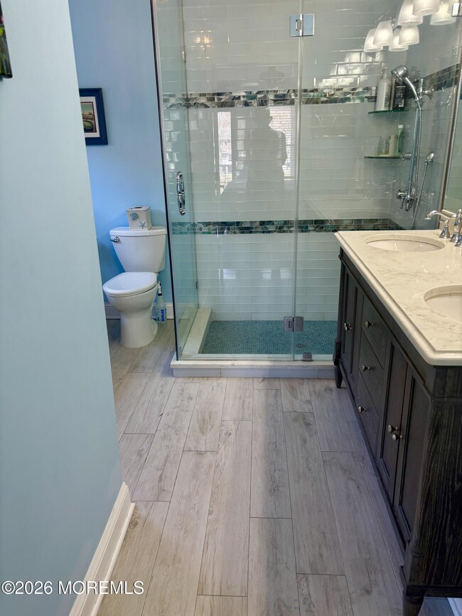 Building Photo - 1305 Locust Dr