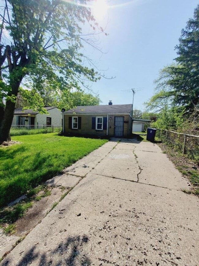 Primary Photo - 2 Bedroom In Gary