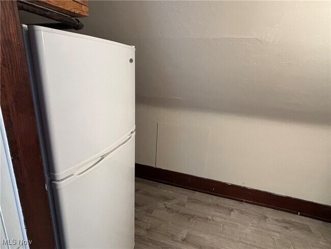 Building Photo - 2135 Renrock Rd