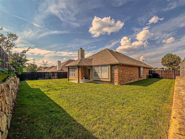 Building Photo - 3408 Hidden Valley Dr