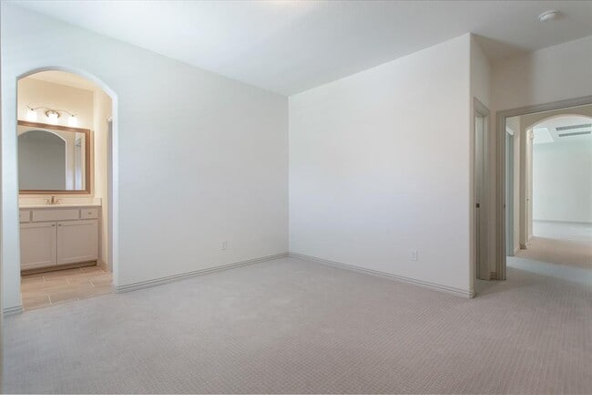 Building Photo - 2006 Pear Tree Dr