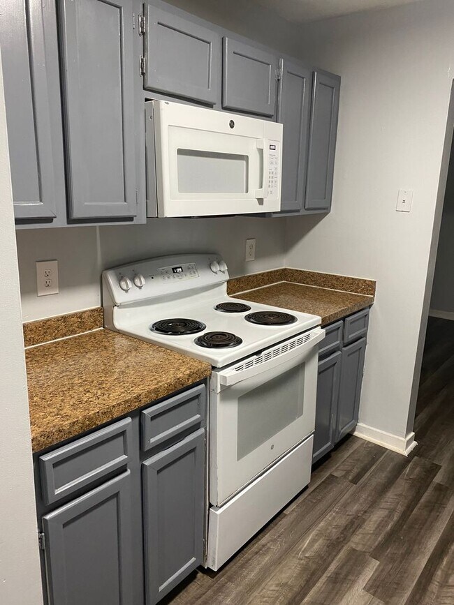 Building Photo - 2 Bed 2 bath condo