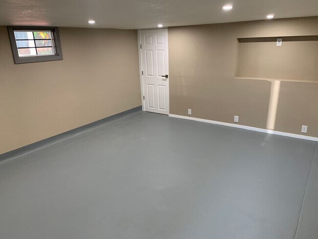 Building Photo - Beautifully Remodeled  4 Bedroom Home In A Desirable Location In Turlock!!