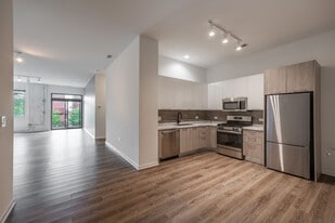 Building Photo - 2550 S Wabash Ave