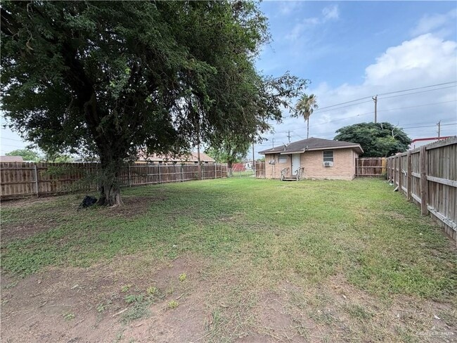 Building Photo - 25 S Raul Longoria Rd