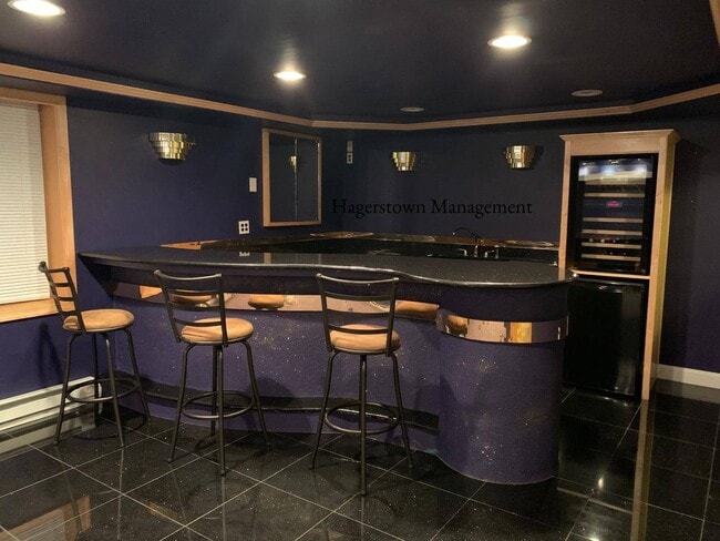 Building Photo - Luxury Home in Woodbridge