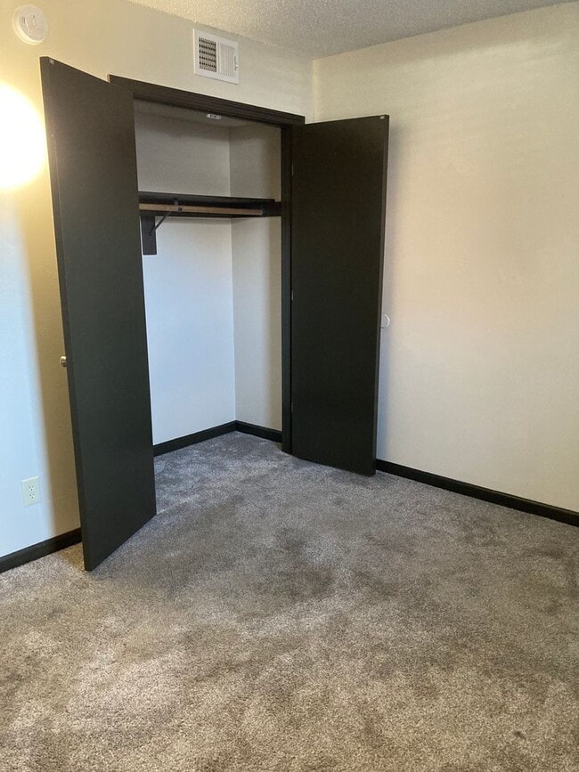 Building Photo - SW 1 bedroom 1 bath apartment for rent