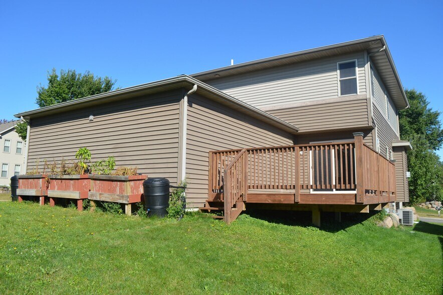 Building Photo - 8921 Snowberry Ln