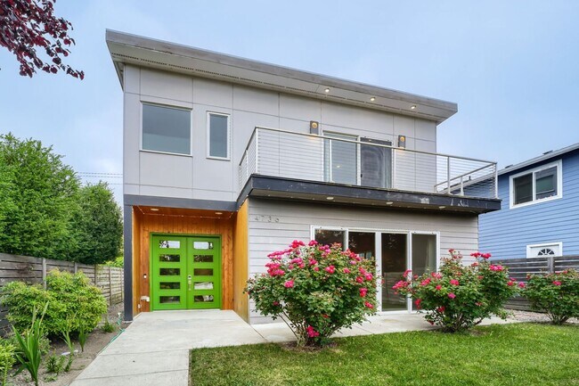 Building Photo - 4736 25th Ave SW