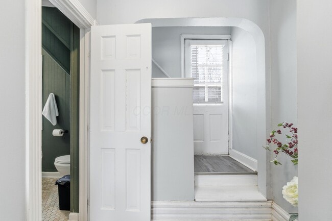 Building Photo - 1374 Ida Ave