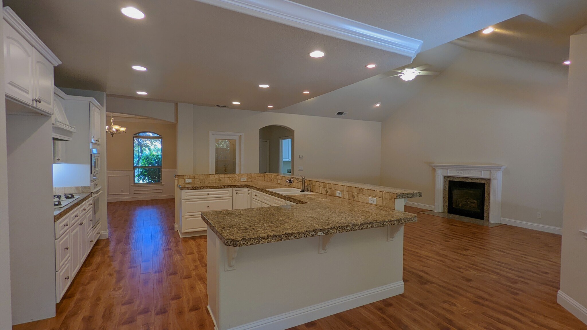 Building Photo - 1043 Diamante Robles Ct