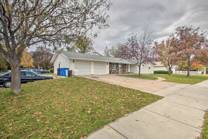 Building Photo - 1760 N 400 E