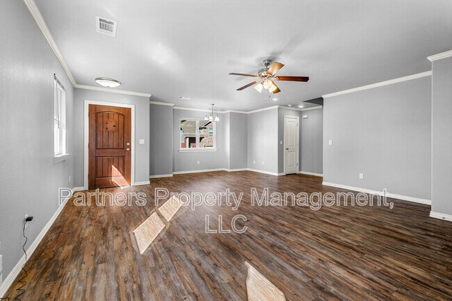 Building Photo - 1342 N Sicily Ln