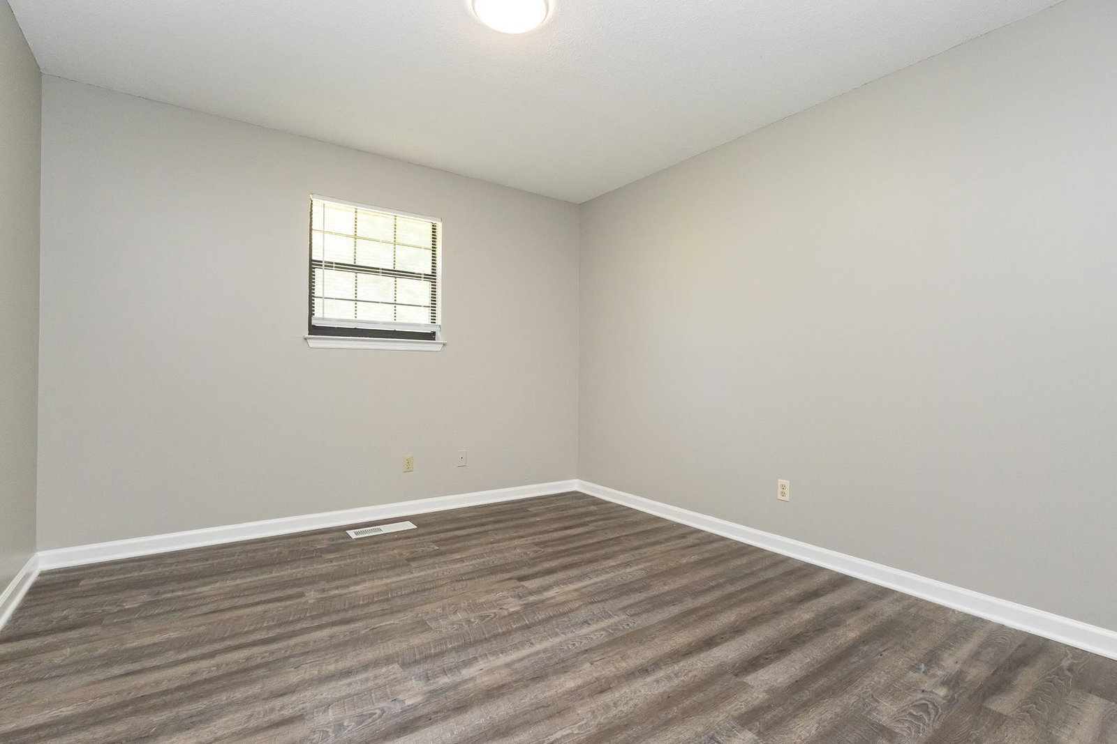 Building Photo - 1418 Baggett Rd