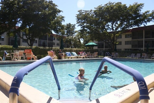 Building Photo - 8962 S Hollybrook Blvd