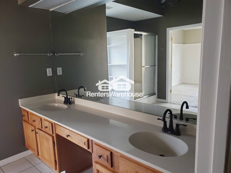 Building Photo - 4935 Tanners Spring Dr