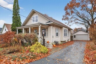 Building Photo - Sunny Bungalow in Willard Square