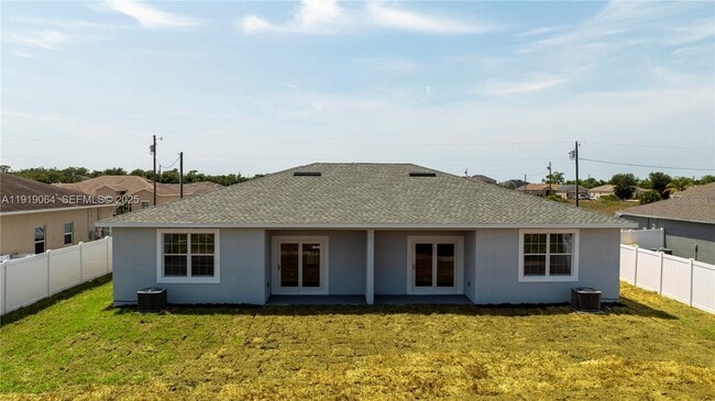 Building Photo - 835 Colville Dr