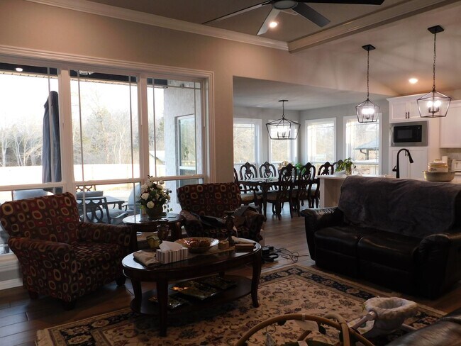 Building Photo - Luxury Home for lease near Arkansas College of Osteopathic Medicine (ARCOM)