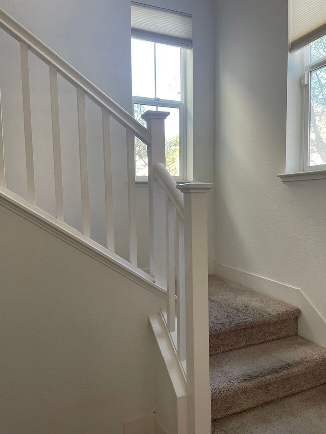 Building Photo - Spacious 3 Bedroom Home in Quiet Neighborhood - Solar Included!