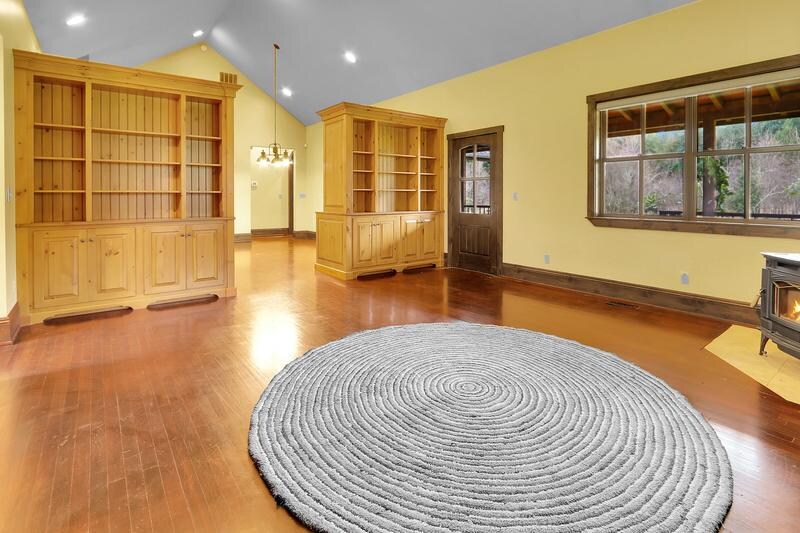 Building Photo - 521 Redmond-Fall City Rd SE