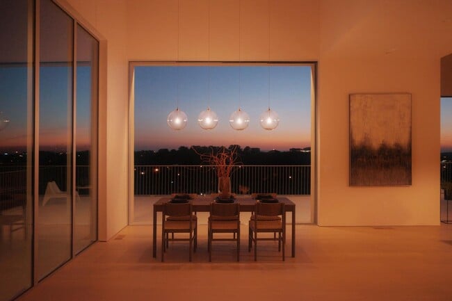 Building Photo - 1022 Via Treviso