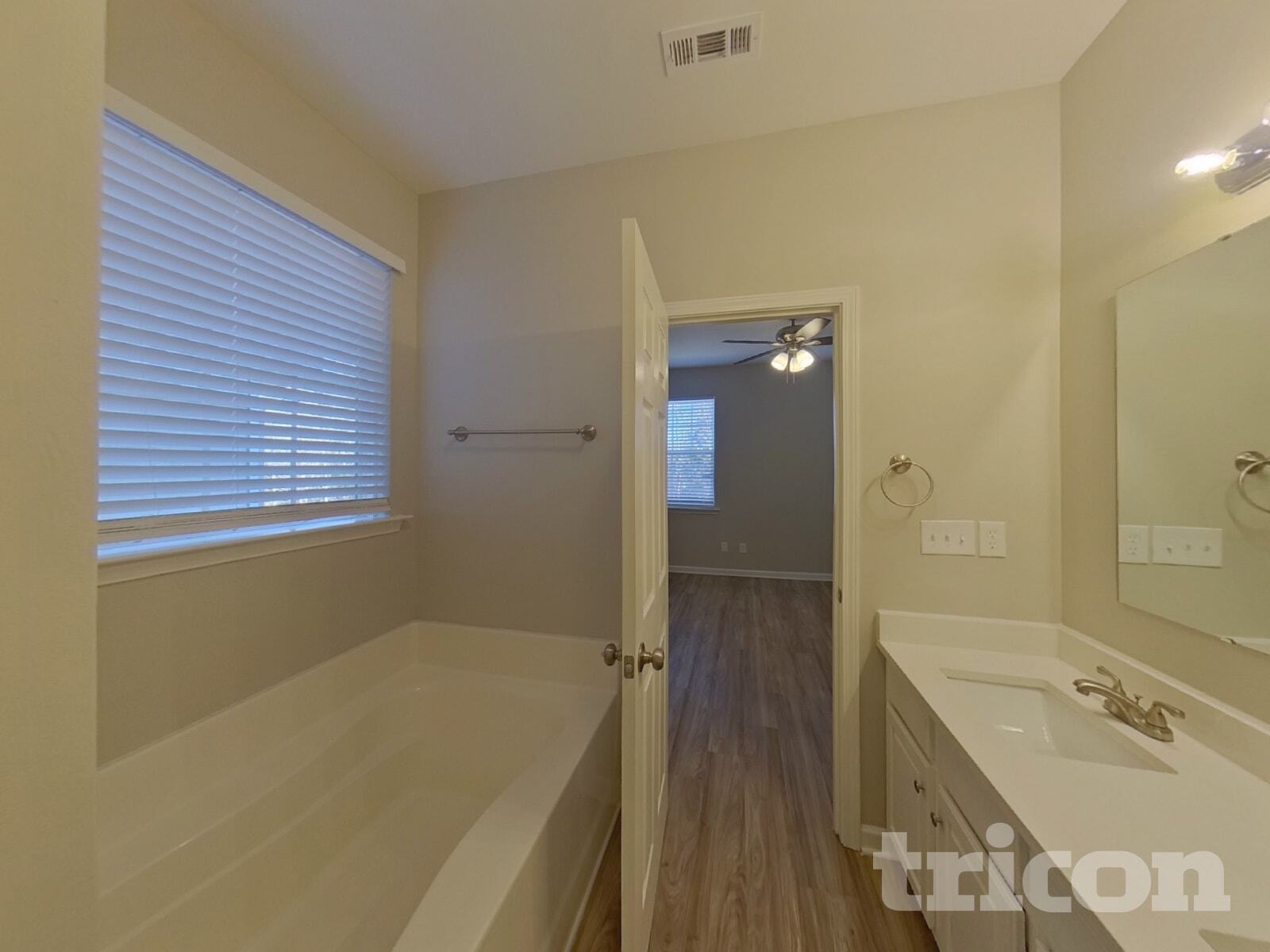 Building Photo - 4908 Abercromby St