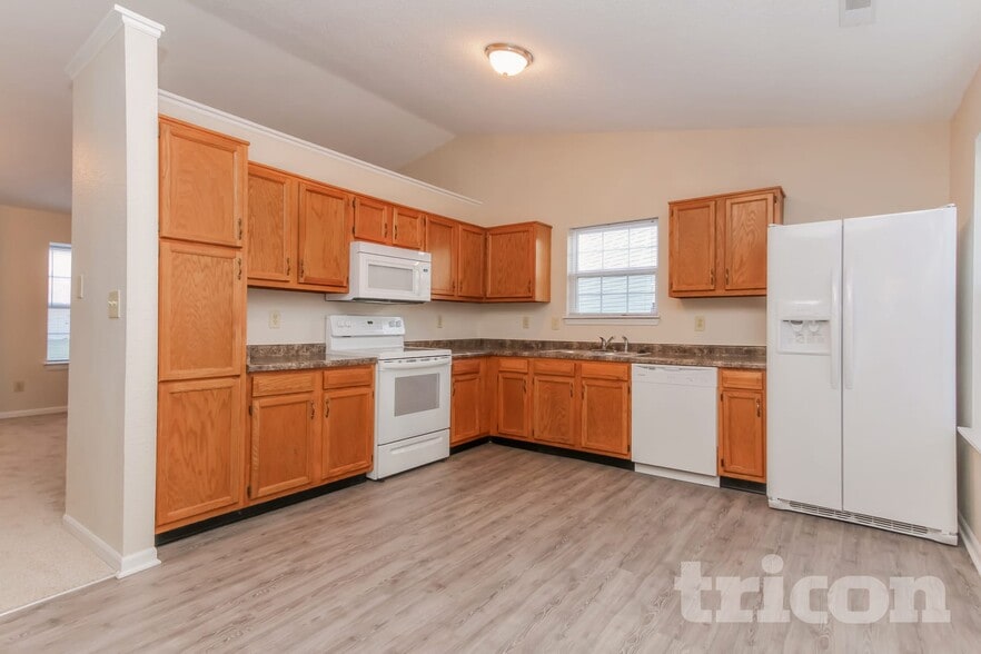 Building Photo - 6453 Townsend Way