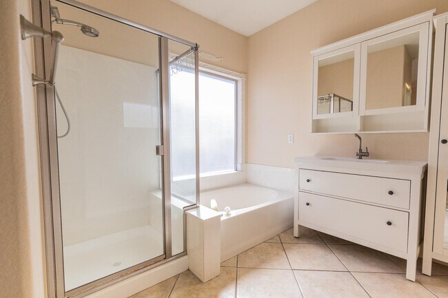 Building Photo - 7421 S Kachina Dr