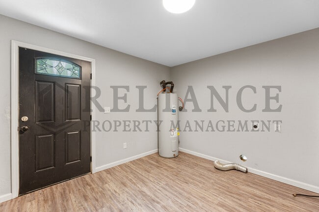 Building Photo - 1041 S Christine Ave