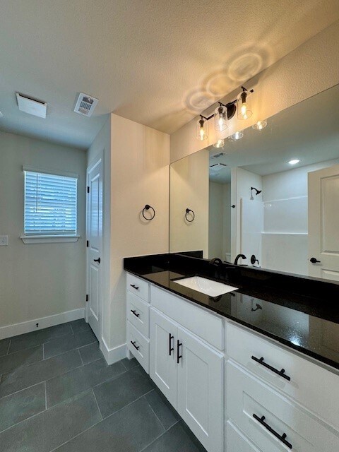 Building Photo - 69 Stoneykirk Dr