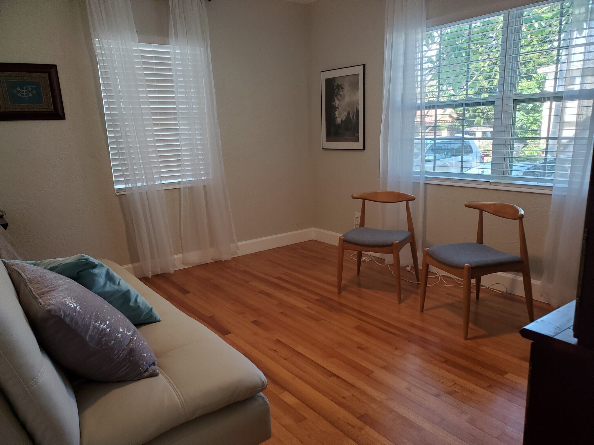 Building Photo - 347 Ling a Mor Ter S