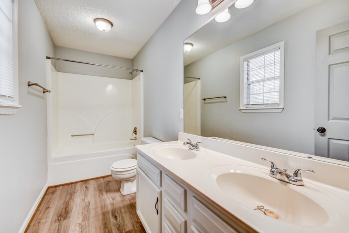 Building Photo - 25 Moss Rock Cir