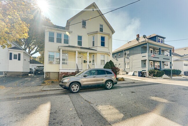 Building Photo - 14 Wheatland St