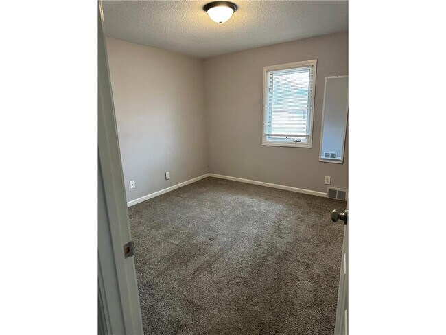 Building Photo - 8390 Able St NE