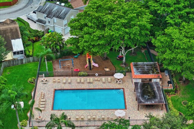 Building Photo - 15805 W Waterside Cir