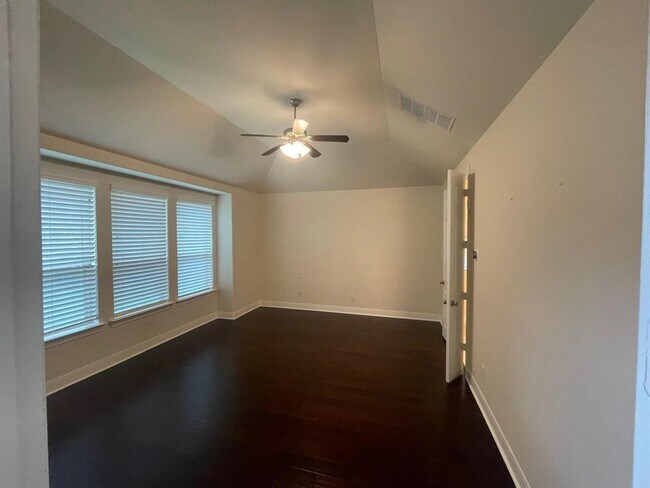 Building Photo - 3903 Birch Vale Ln