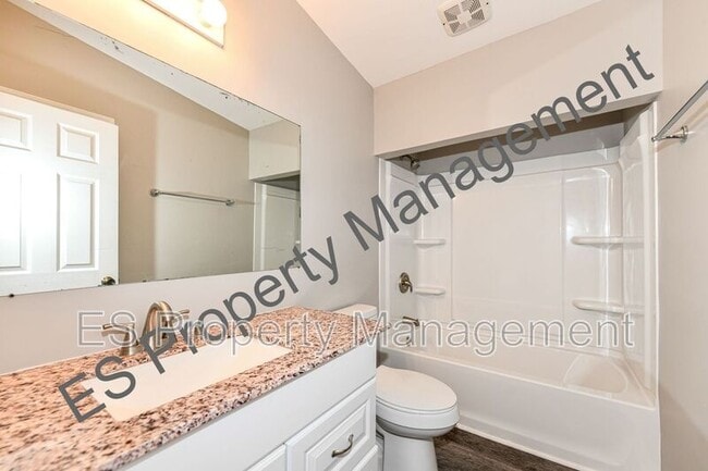 Building Photo - 1631 Elmhurst Dr