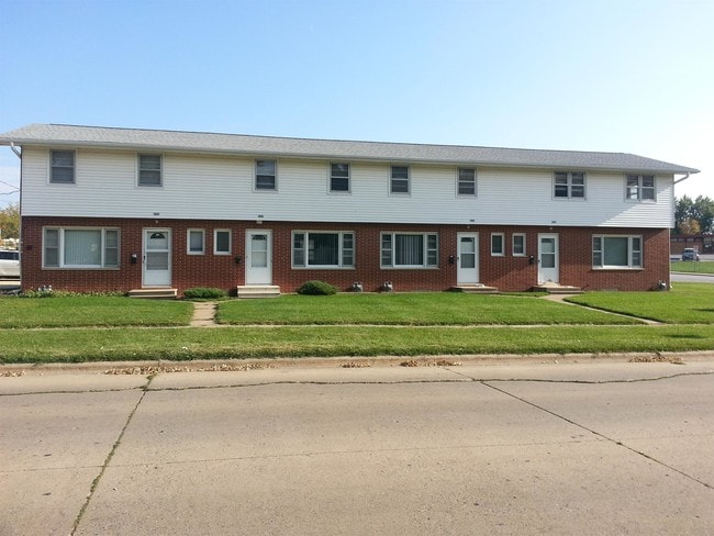Building Photo - 1205 Royal Dr