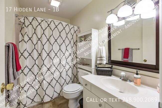 Building Photo - 17 Hidden Ln