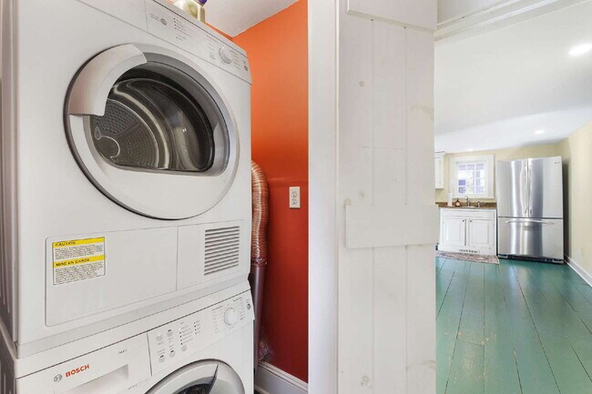 Building Photo - Historic Mendham Home