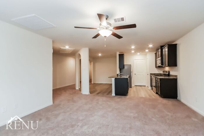 Building Photo - 10506 Sweetwater Creek Dr