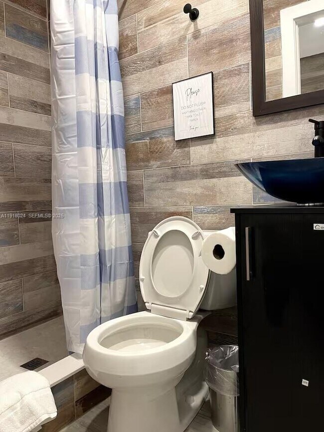 Building Photo - 5841 NE 3rd Ave