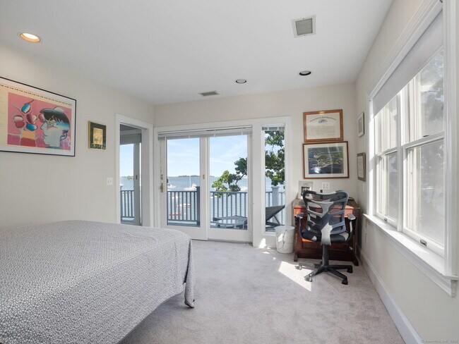 Building Photo - 3 E Beach Dr